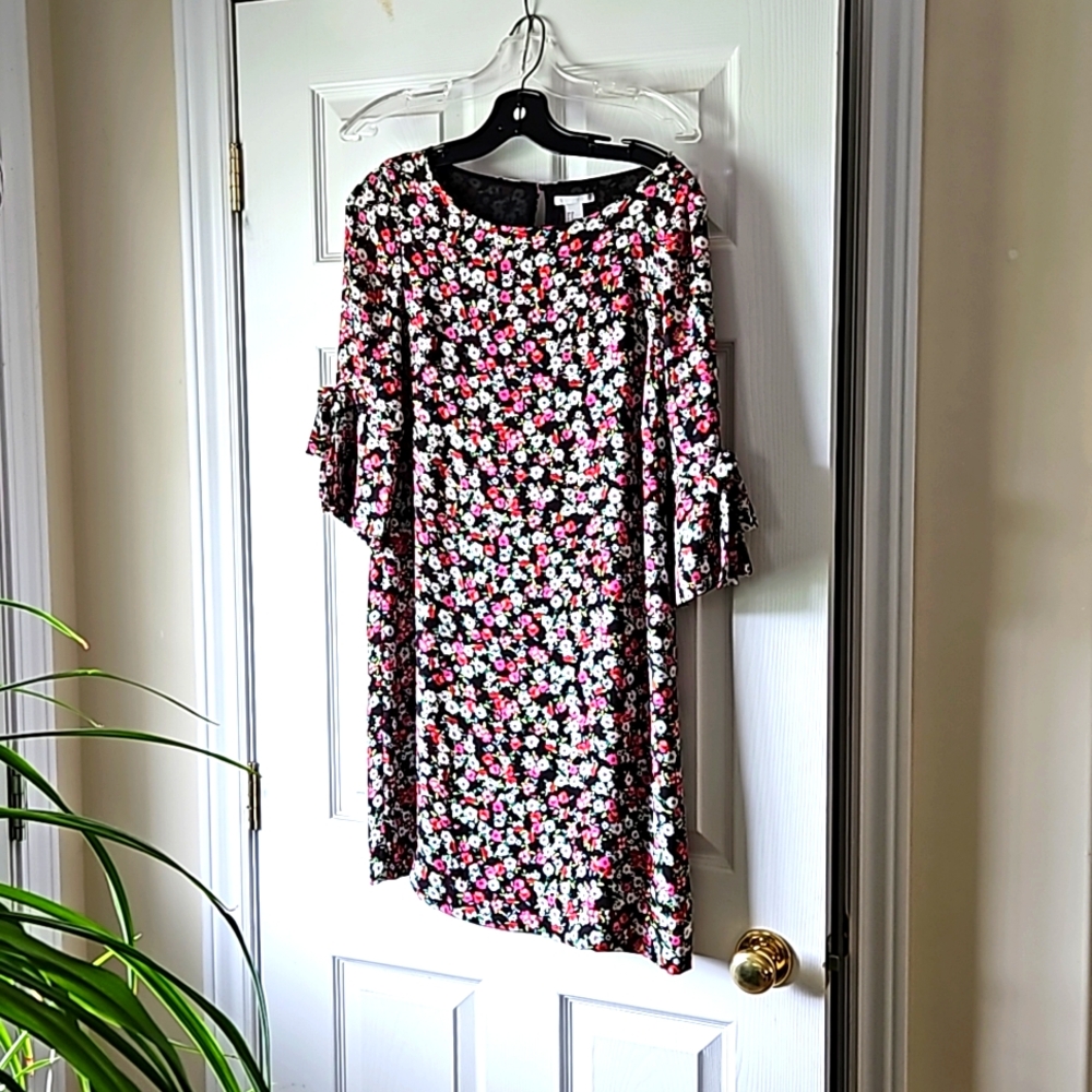Black floral H&M dress short sleeves size 8